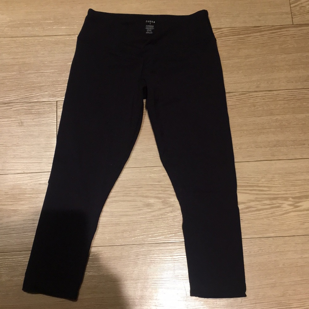 Capri length black yoga pants